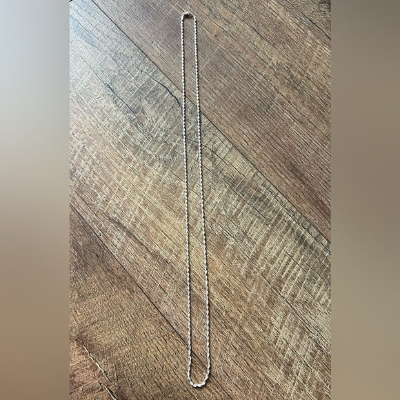 Jewelry - Elegant Silver Chain Necklace